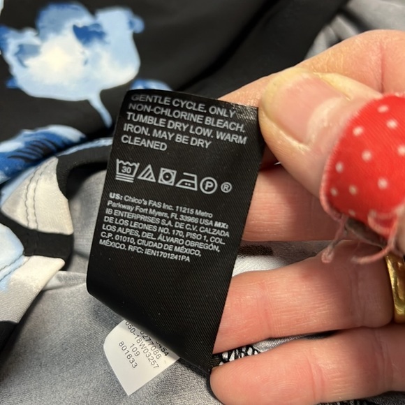 White House Black Market NWT Esmee Floral Dress with Drama Sleeve Size XS - Picture 9 of 13